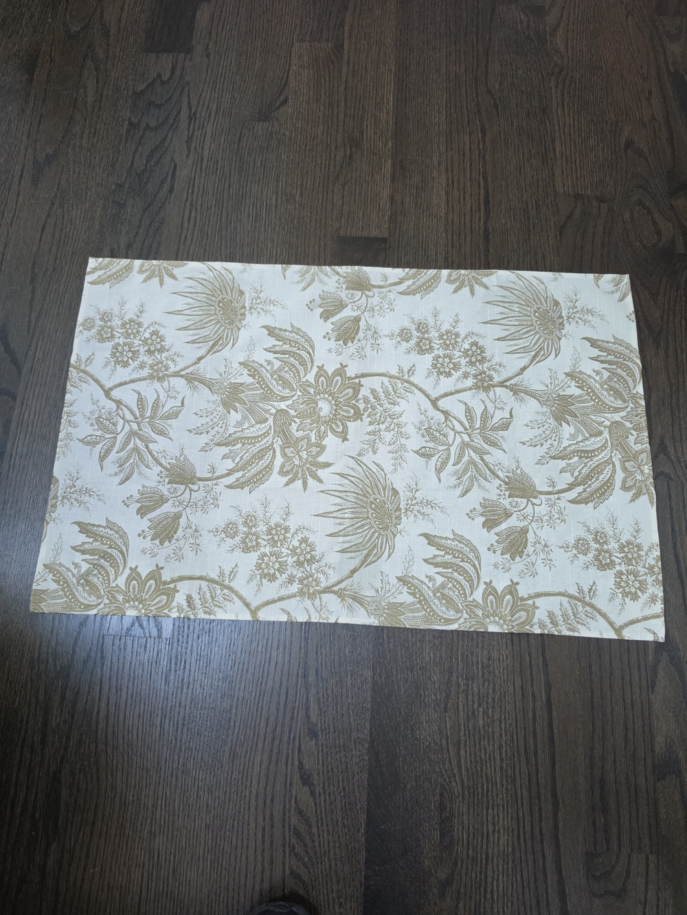 Williams Sonoma Cream and Gold Floral Napkins- Set Of 8